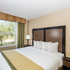 Отель Baymont Inn and Suites Fort Myers 2* Люкс с различными типами кроватей фото 4