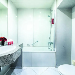 Отель Leonardo Frankfurt City South ванная