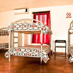 Las Musas Hostel Кровать в общем номере с двухъярусной кроватью фото 3