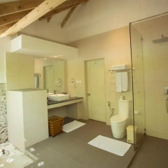 Отель Ellaidhoo Maldives by Cinnamon 4* Улучшенный номер с различными типами кроватей