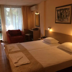 Park Hotel Briz - Free Parking 3* Стандартный номер с различными типами кроватей фото 3