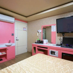 Real Boutique Hotel 2* Стандартный номер с различными типами кроватей фото 5