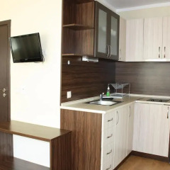 Апартаменты Apartments Garkovi in Laguna Beach Равда в номере