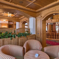 Mercure Sighisoara Binderbubi - Hotel & Spa интерьер отеля