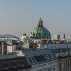 Отель Penthouse Stephansplatz Люкс с различными типами кроватей фото 35