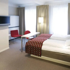 Thon Hotel Astoria 3* Стандартный семейный номер с двуспальной кроватью
