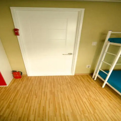 Kimchee Sinchon Guesthouse - Hostel Кровать в общем номере с двухъярусной кроватью фото 11