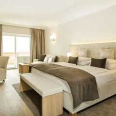 Small & Beautiful Hotel Gnaid 4* Улучшенный номер фото 6