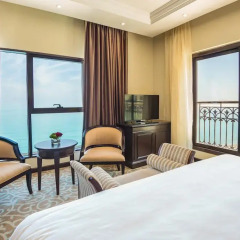 Отель Marjan Island Resort & Spa Managed by AccorHotels 5* Улучшенный люкс с различными типами кроватей фото 10