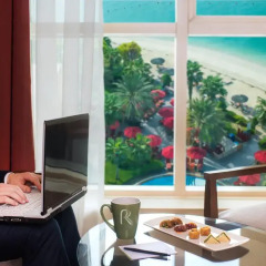 Отель Khalidiya Palace Rayhaan by Rotana, Abu Dhabi 5* Стандартный номер с различными типами кроватей фото 3
