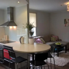 Апартаменты Komeedi Apartment гостиничный бар