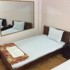 Отель My Hoa Guest House Стандартный номер с различными типами кроватей фото 6