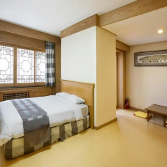 Commodore Hotel Busan 3* Люкс с различными типами кроватей
