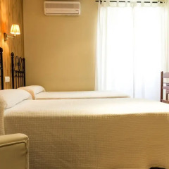 Отель Hostal San Miguel Стандартный номер