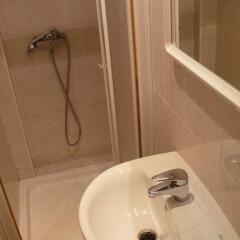 Отель Hostal Rodes ванная