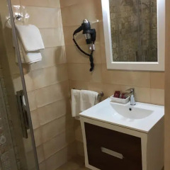 Отель Hostal Lojo Испания, Кониль-де-ла-Фронтера - отзывы, цены и фото номеров - забронировать отель Hostal Lojo онлайн ванная