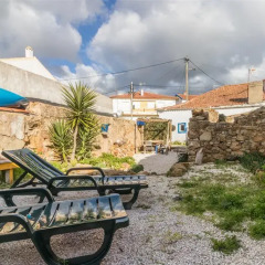 Отель Home in Ericeira бассейн