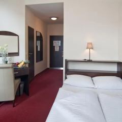 Novum Hotel Eleazar City Center 3* Стандартный номер двуспальная кровать фото 8