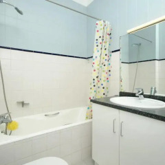 Отель City flat near the sea ванная фото 2