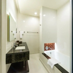 Отель Chatrium Riverside Bangkok 5* Номер Премиум с различными типами кроватей фото 44