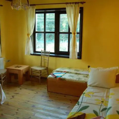 Отель Guest House The Jolly House Болгария, Чепеларе - отзывы, цены и фото номеров - забронировать отель Guest House The Jolly House онлайн комната для гостей фото 2