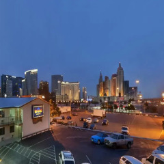 Отель Days Inn Las Vegas at Wild Wild West Gambling Hall 2* Стандартный номер с двуспальной кроватью фото 9