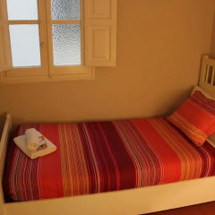 Отель B&B Hi Valencia Cánovas 3* Номер с общей ванной комнатой с различными типами кроватей (общая ванная комната) фото 9