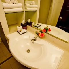 Отель Sinsuvarn Airport Suite 4* Номер Делюкс фото 8