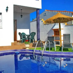 Отель Chalet Muelle Pesquero II Испания, Кониль-де-ла-Фронтера - отзывы, цены и фото номеров - забронировать отель Chalet Muelle Pesquero II онлайн бассейн