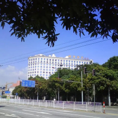 Vienna Hotel Guangzhou Shaheding Metro Station Branch спортивное сооружение