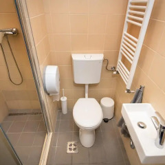 Отель Avenue Hostel Венгрия, Будапешт - 1 отзыв об отеле, цены и фото номеров - забронировать отель Avenue Hostel онлайн ванная фото 5