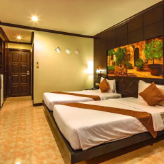 Отель Azhotel Patong 3* Номер Делюкс разные типы кроватей фото 29