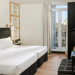H10 Catalunya Plaza Boutique Hotel 3* Номер Делюкс
