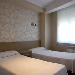 Отель Hostal Valadares комната для гостей фото 5