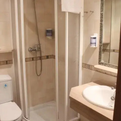 Hostel Viky Стандартный номер с различными типами кроватей фото 10