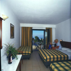 Anastasia Hotel 3* Стандартный семейный номер с различными типами кроватей фото 5
