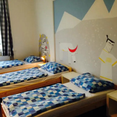 Hostel Downtown Стандартный семейный номер с двуспальной кроватью фото 2