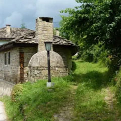 Отель Parlapanova Guest House - Pool Access Боженци