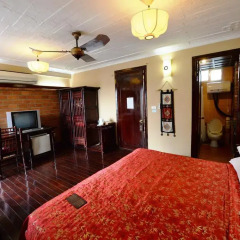 Queen Travel Boutique Hotel - Hang Bac 3* Номер Делюкс фото 12