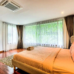 Отель Luxury Seaview Pool Villa at Chalong комната для гостей