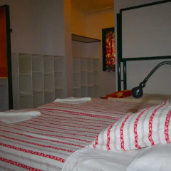 Отель Layos Hostel - Camp Испания, Лайос - отзывы, цены и фото номеров - забронировать отель Layos Hostel - Camp онлайн комната для гостей