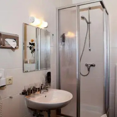 Upper Room Hotel Kurfürstendamm 3* Улучшенные апартаменты с различными типами кроватей фото 7