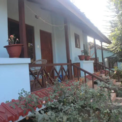 Отель Chitwan Forest Resort Непал, Саураха - отзывы, цены и фото номеров - забронировать отель Chitwan Forest Resort онлайн гостиничный бар