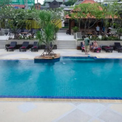 Отель Sabai Inn бассейн