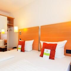 Favored Hotel Plaza 3* Стандартный номер с двуспальной кроватью фото 5