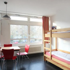 Отель Jugendherberge-Berlin-International Кровать в мужском общем номере с двухъярусной кроватью