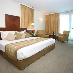 Crowne Plaza Tel Aviv Beach 3* Улучшенный номер с различными типами кроватей фото 4