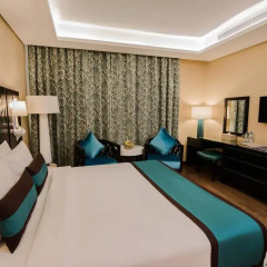 Signature Hotel Al Barsha 4* Улучшенный номер с различными типами кроватей