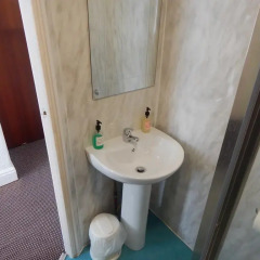 Отель Llanryan Guest House 3* Стандартный семейный номер с различными типами кроватей фото 3