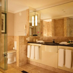 Sheraton Warsaw Hotel 5* Стандартный семейный номер с разными типами кроватей